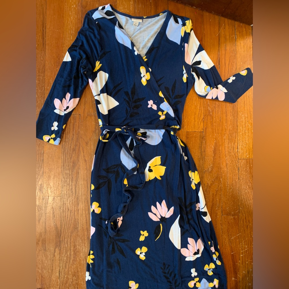 A new day floral 3/4 sleeve, knee length dress